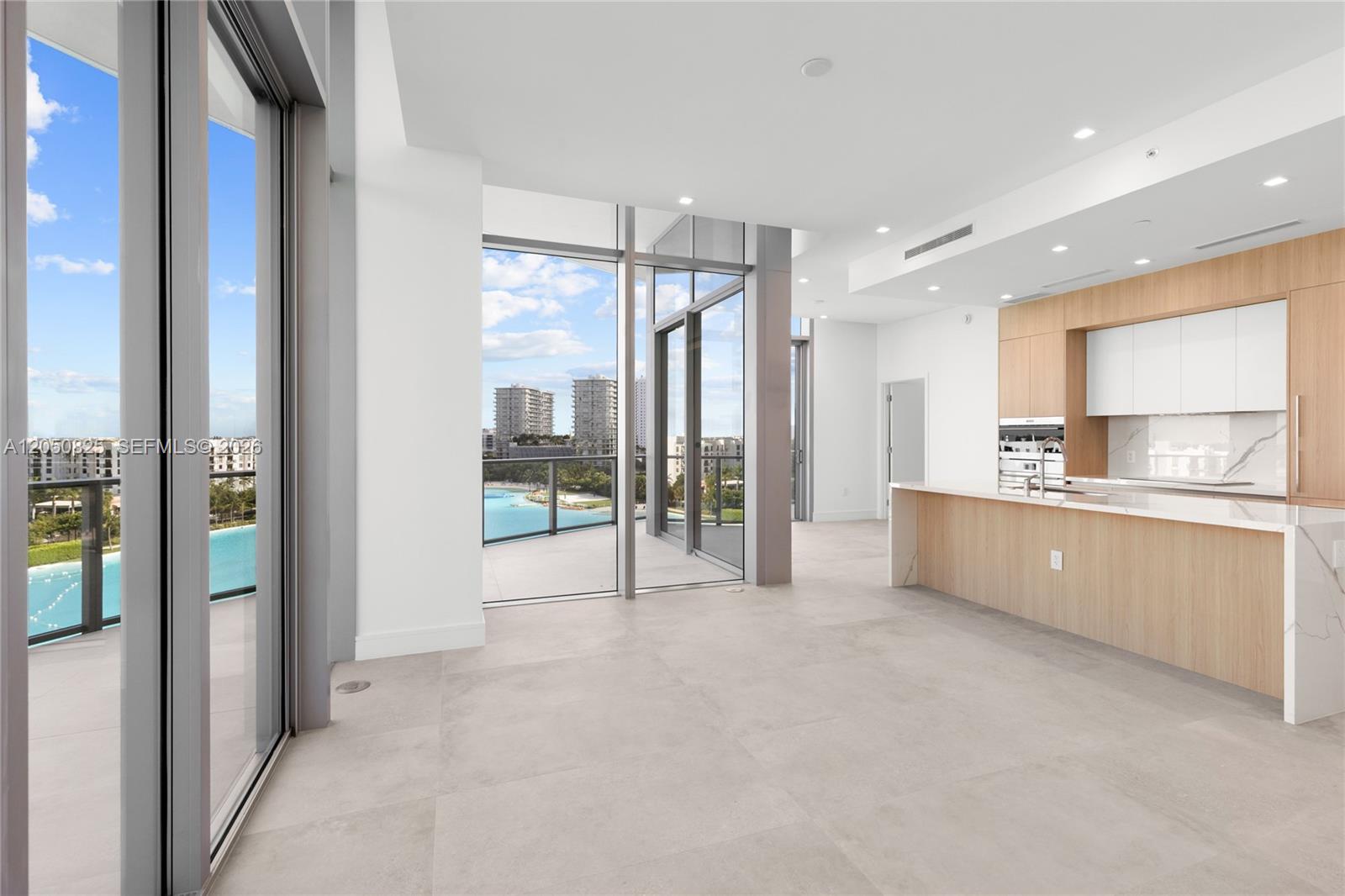 2411 Laguna Cr # 606
