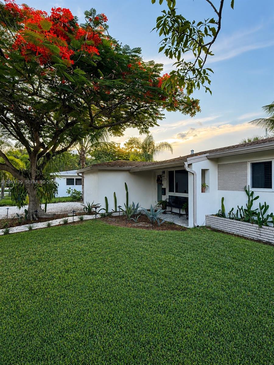1713 SW 10th Ct