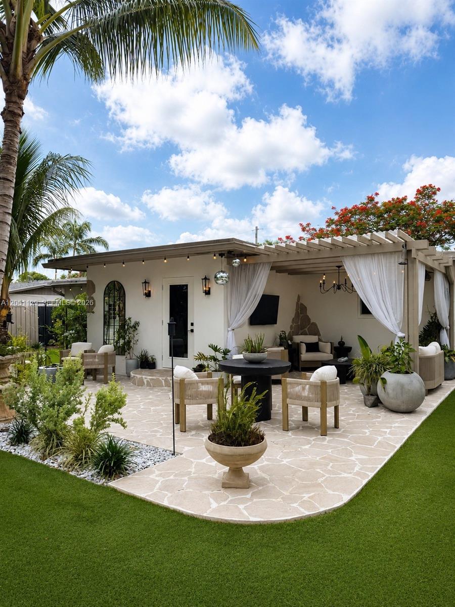 1713 SW 10th Ct
