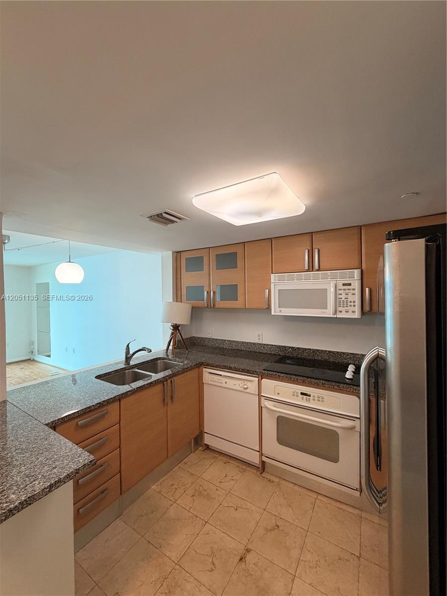 2101 Brickell Ave # 502