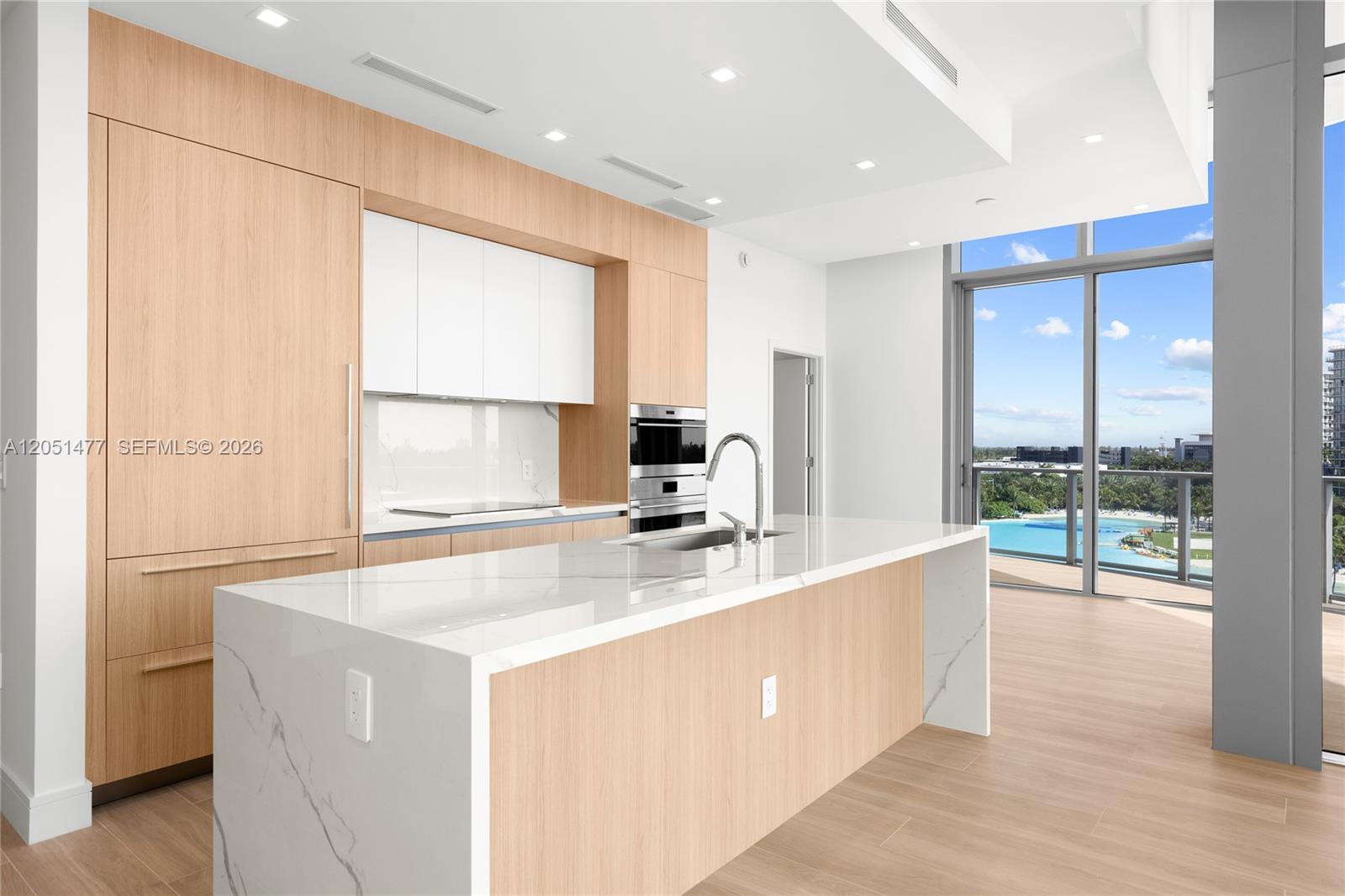 2411 Laguna Cr # 611