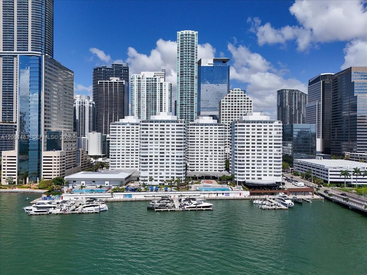905 Brickell Bay Dr # 1523
