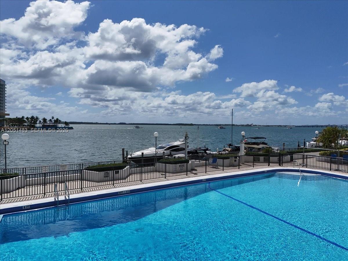 905 Brickell Bay Dr # 1523