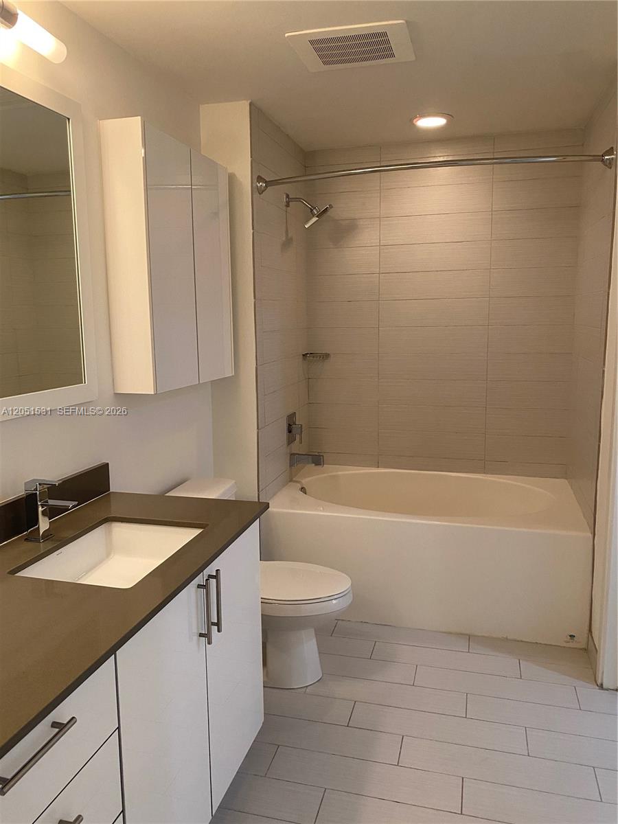 999 SW 1 AVE # 3209