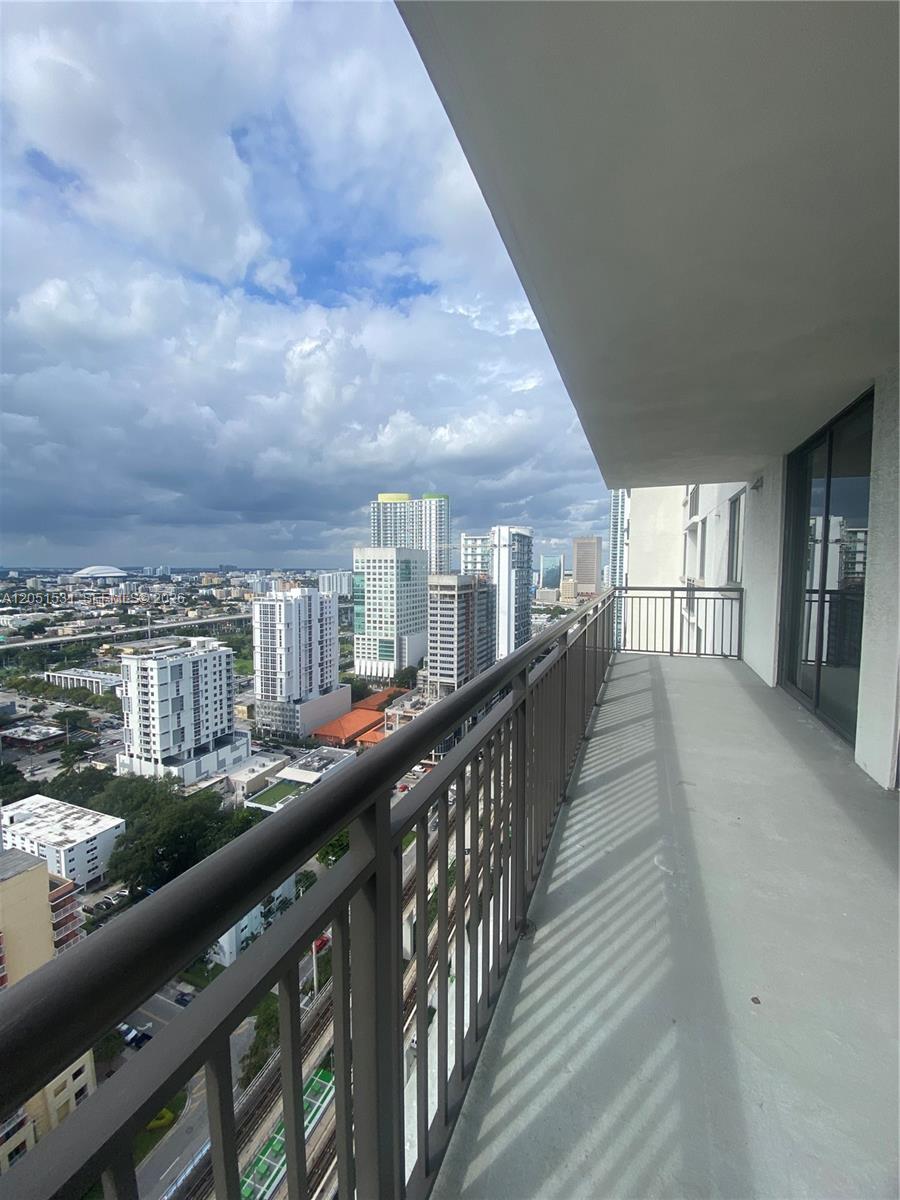 999 SW 1 AVE # 3209