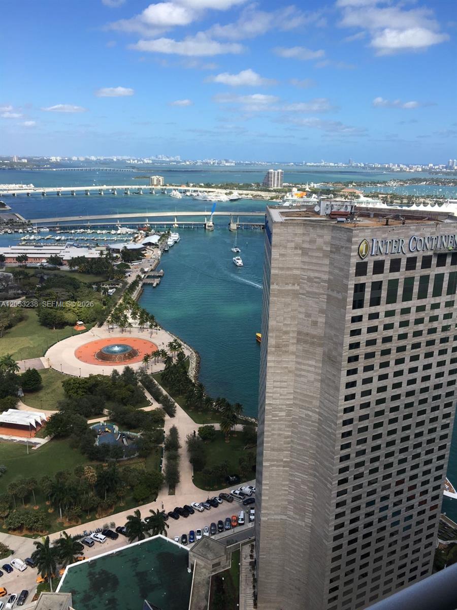 325 S Biscayne Blvd # 4320