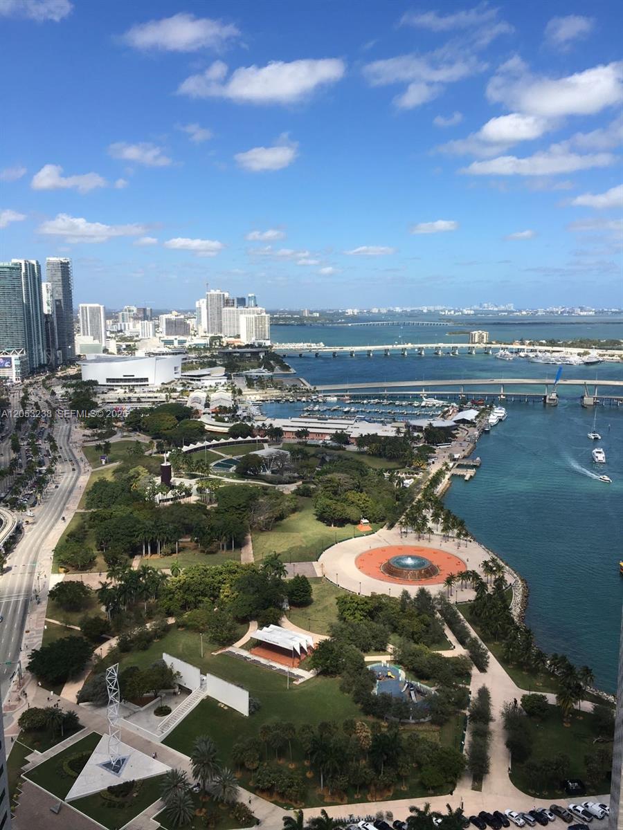 325 S Biscayne Blvd # 4320
