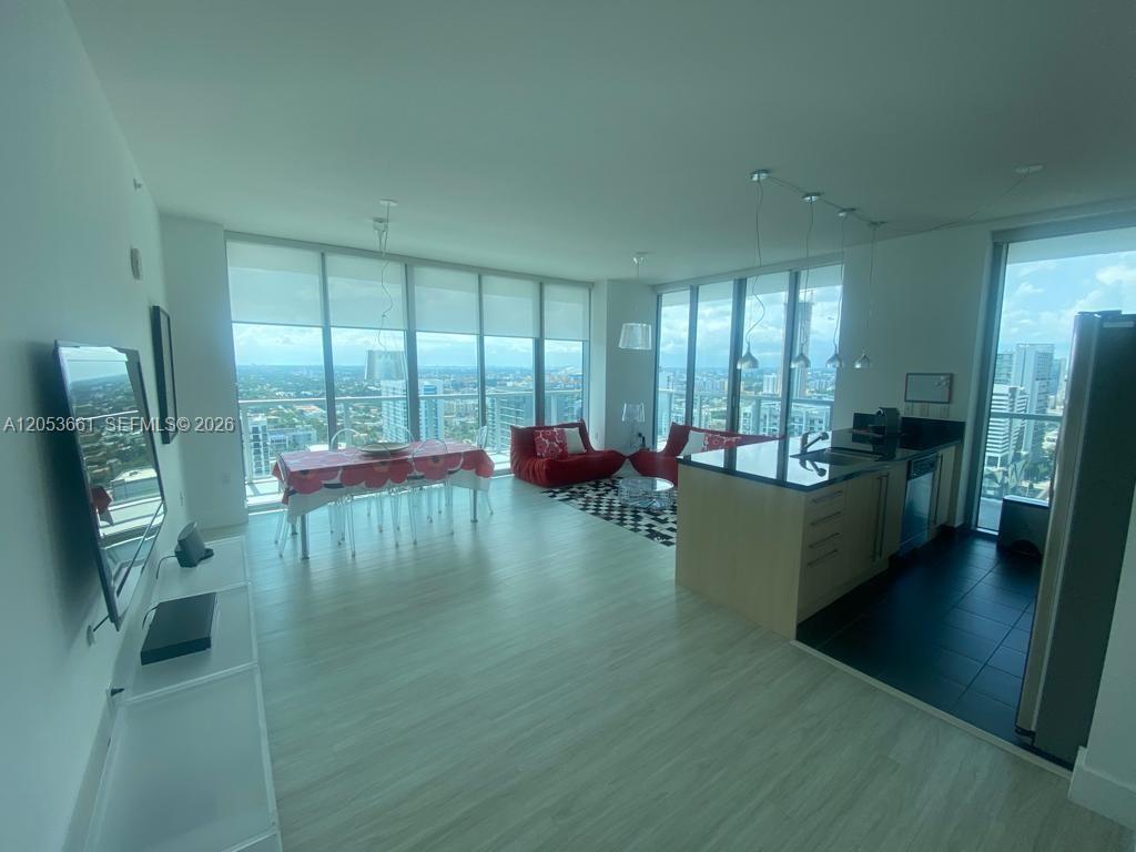 79 SW 12th St Unit: 3312-S