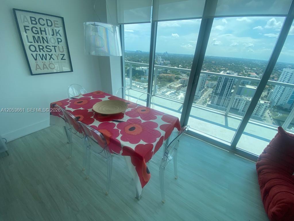 79 SW 12th St Unit: 3312-S