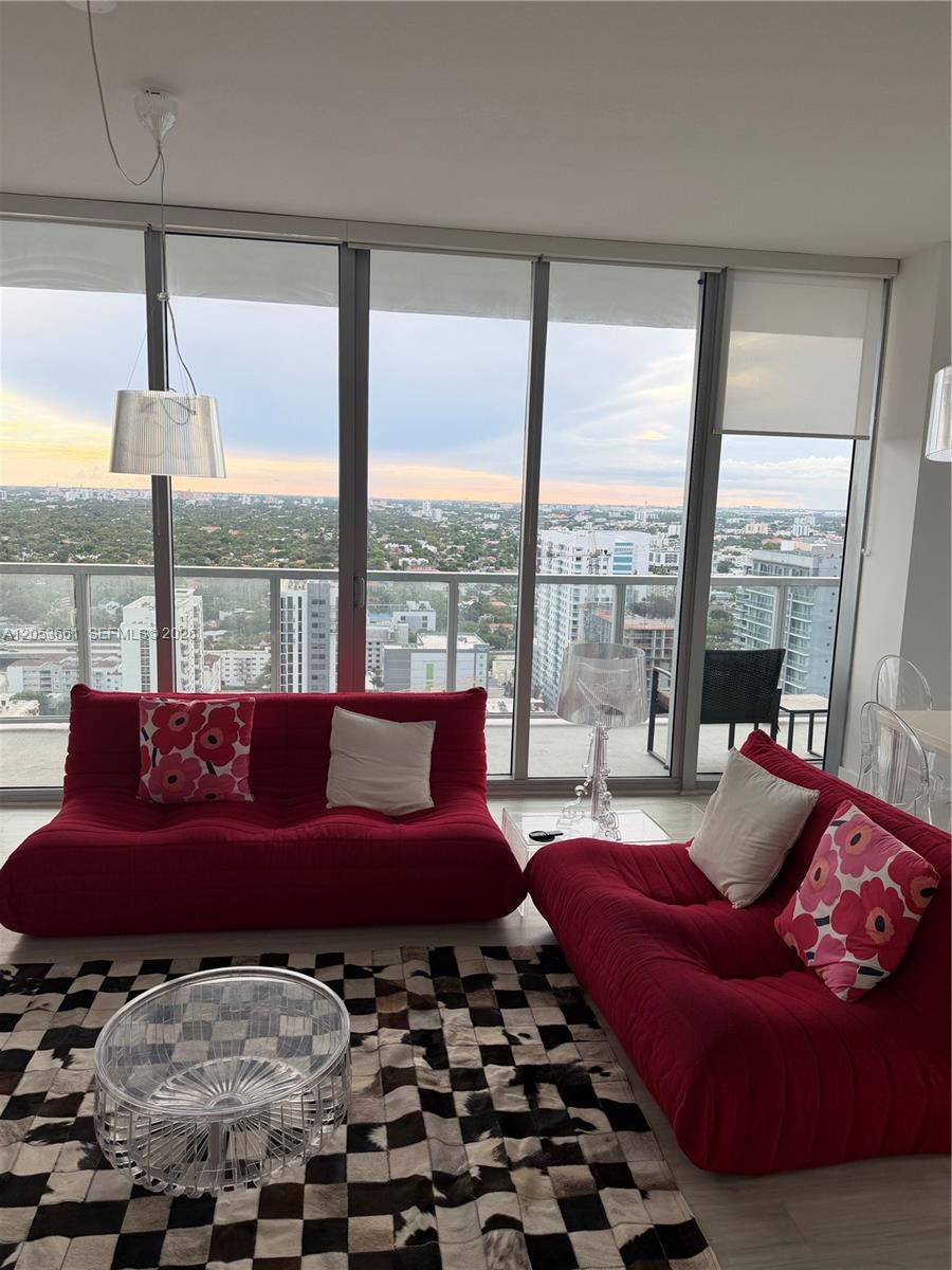 79 SW 12th St Unit: 3312-S