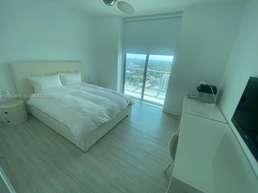 79 SW 12th St Unit: 3312-S