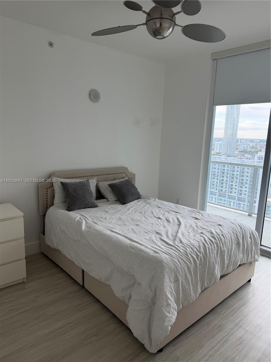 79 SW 12th St Unit: 3312-S