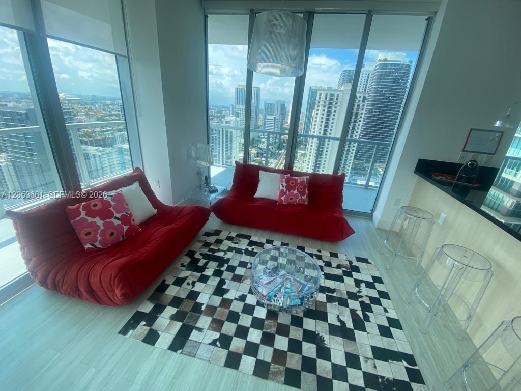 79 SW 12th St Unit: 3312-S