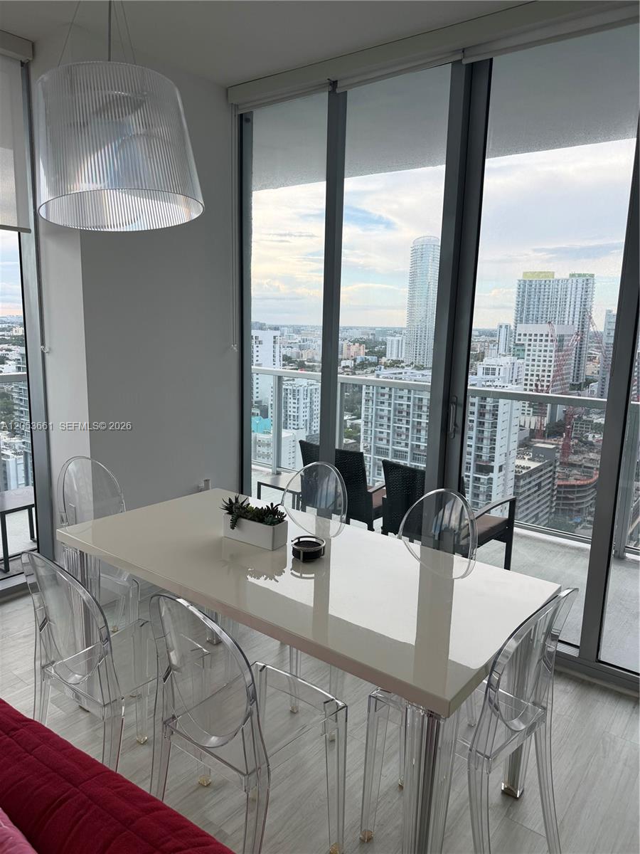 79 SW 12th St Unit: 3312-S