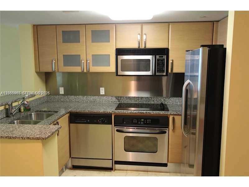 2101 Brickell Ave # 1611
