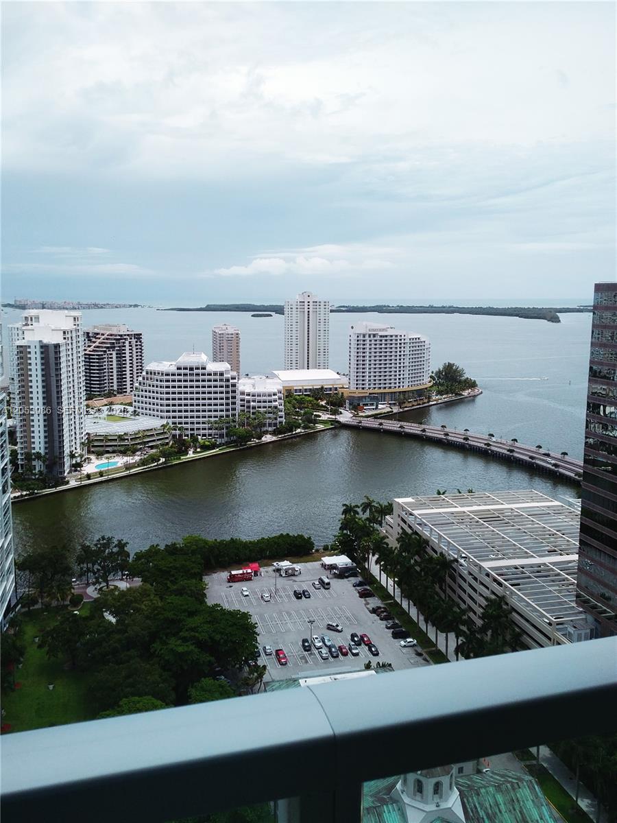 500 BRICKELL AVE # 3200