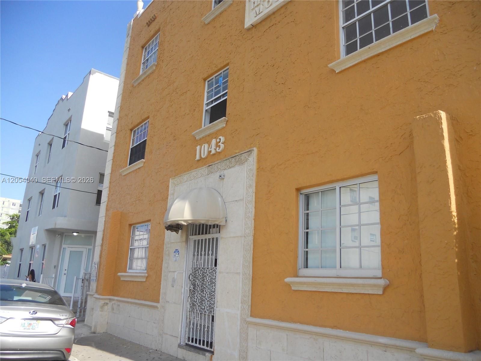 1043 NW 2nd St # 9