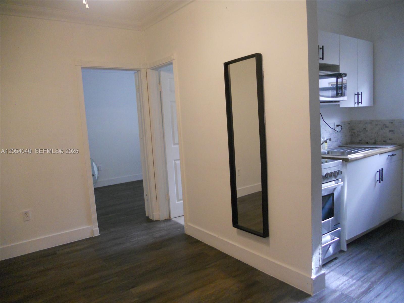 1043 NW 2nd St # 9