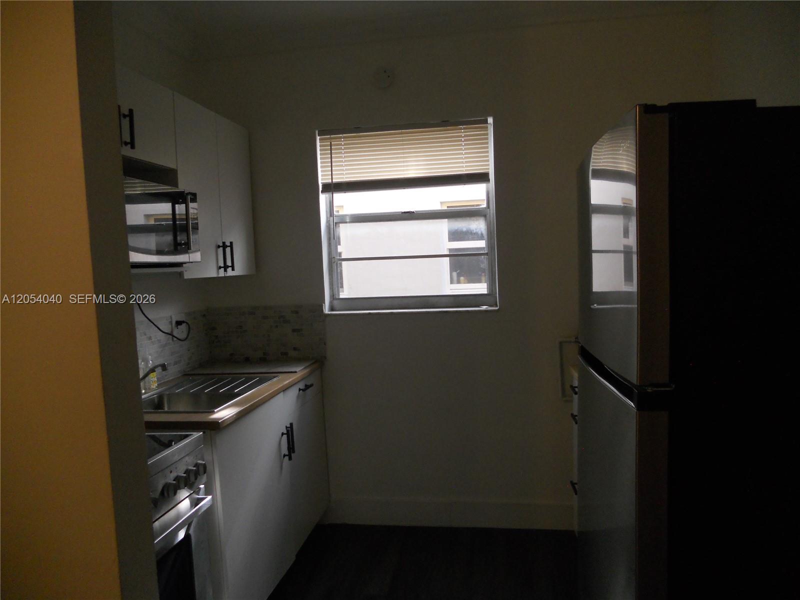 1043 NW 2nd St # 9