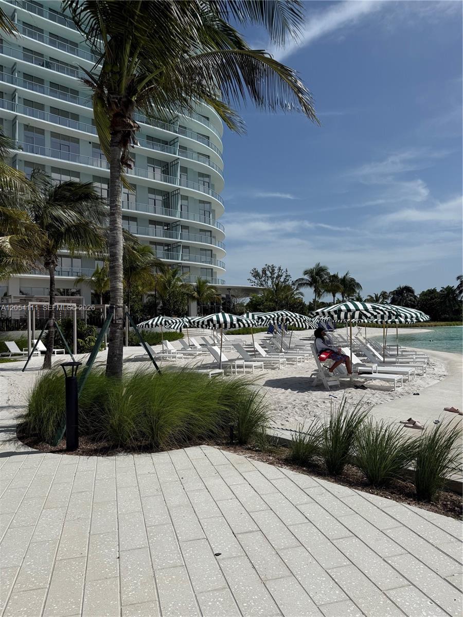2411 Laguna Cir # 910