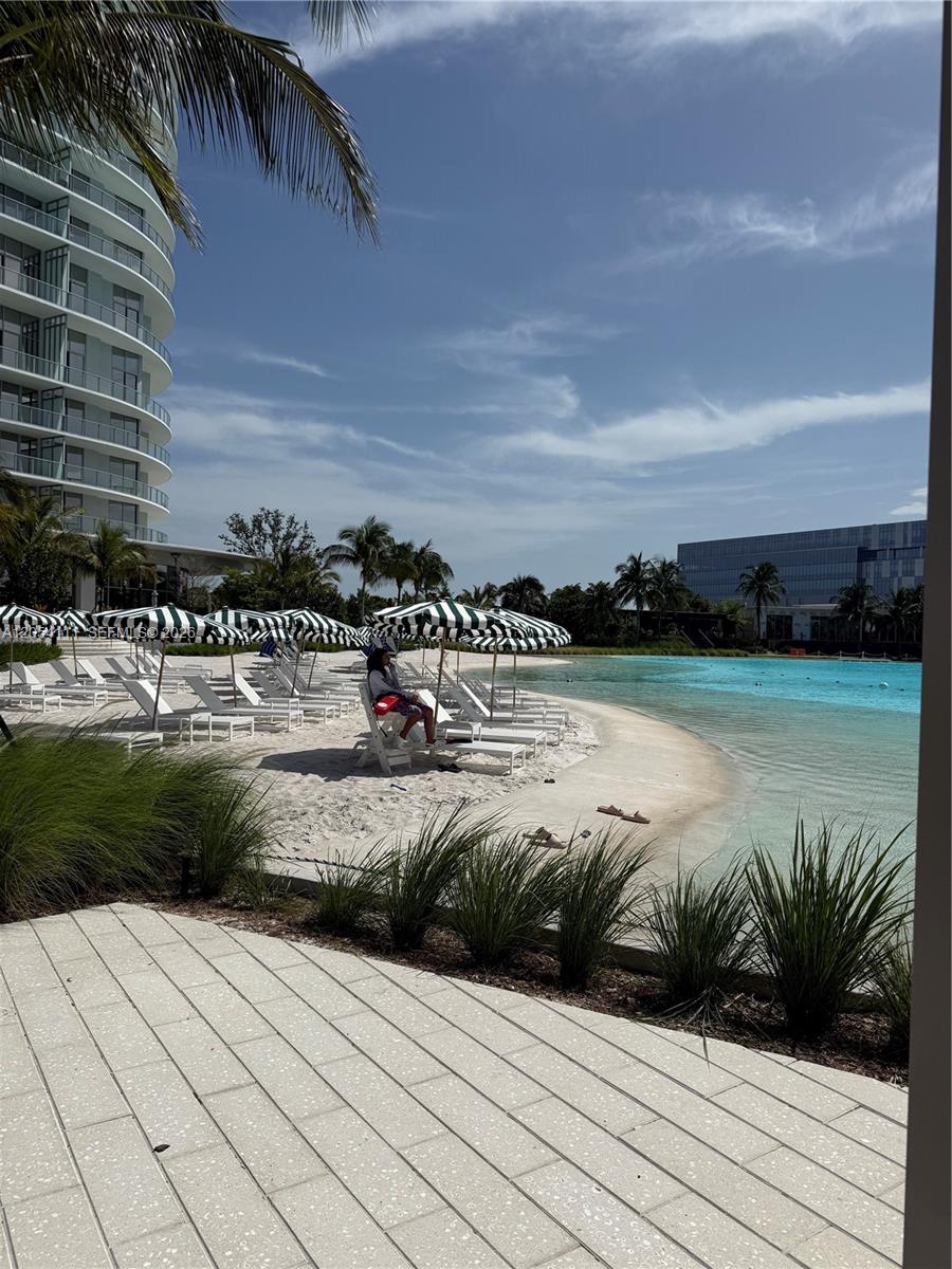 2411 Laguna Cir # 910