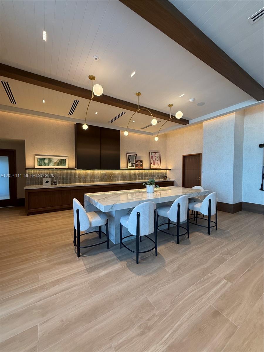 2411 Laguna Cir # 910