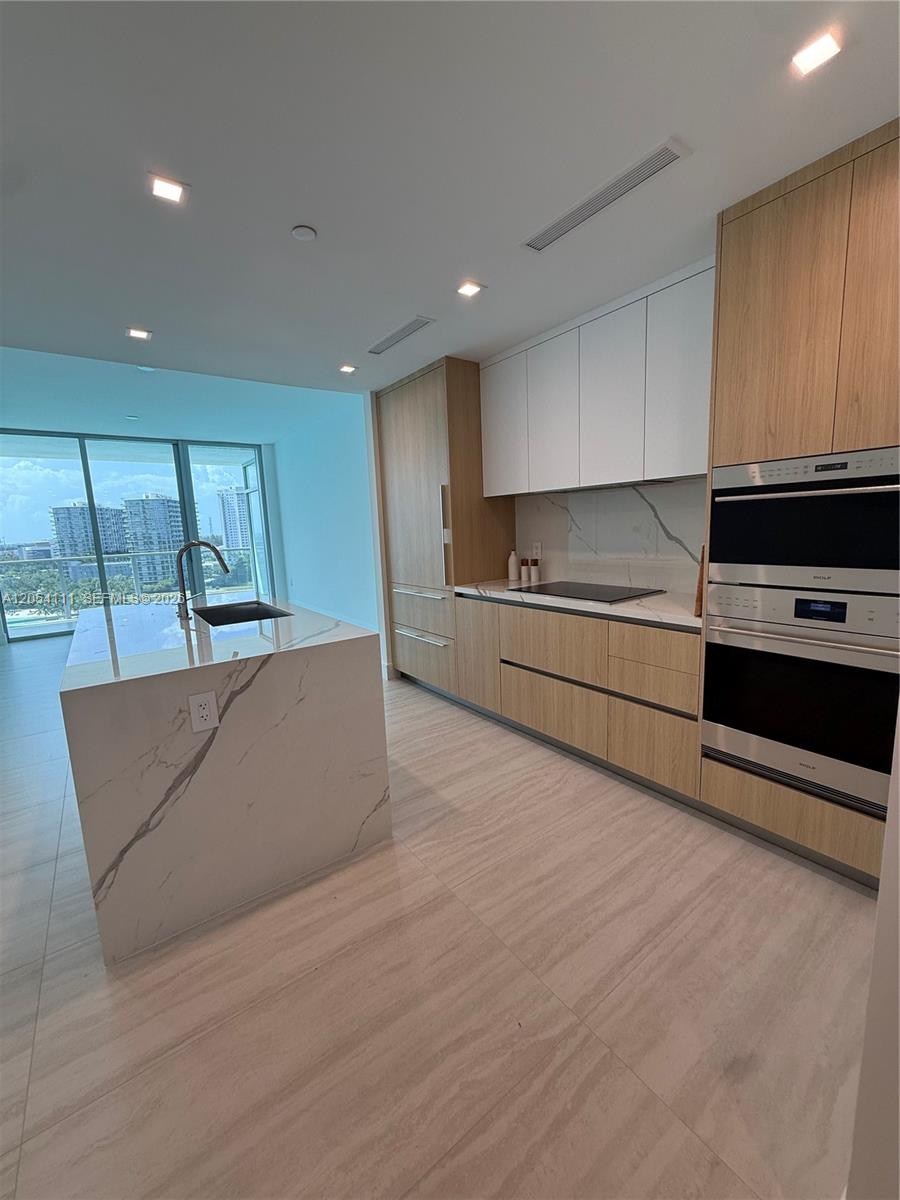 2411 Laguna Cir # 910