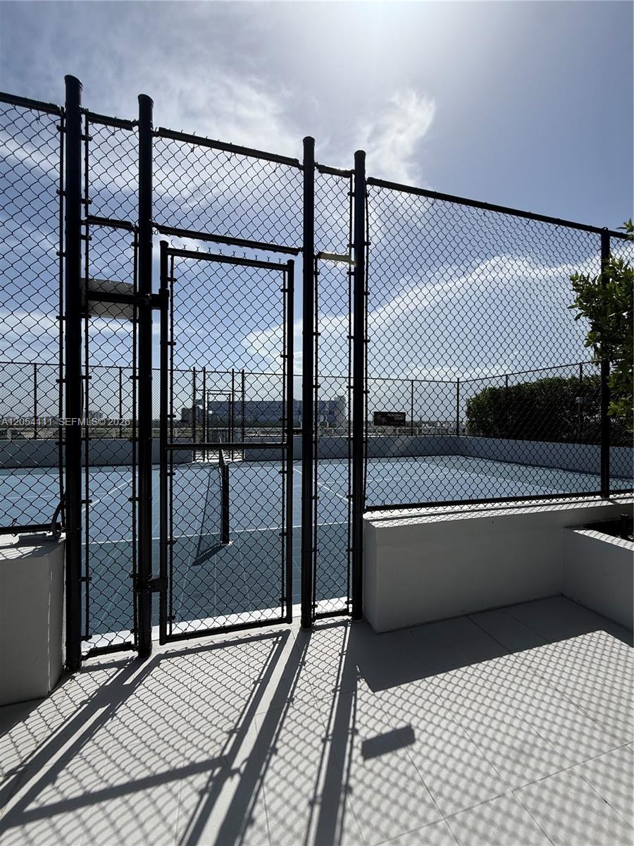 2411 Laguna Cir # 910