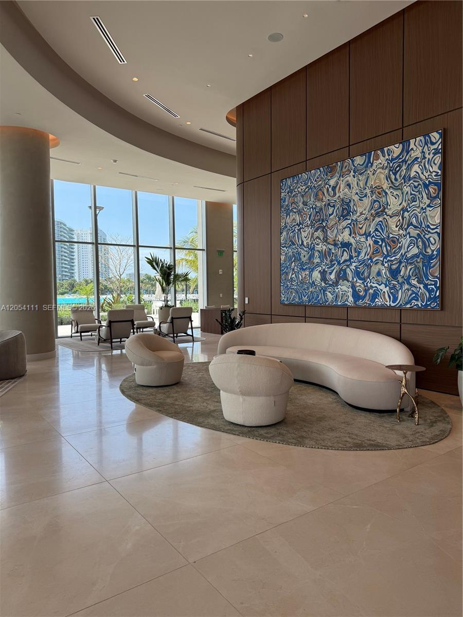 2411 Laguna Cir # 910
