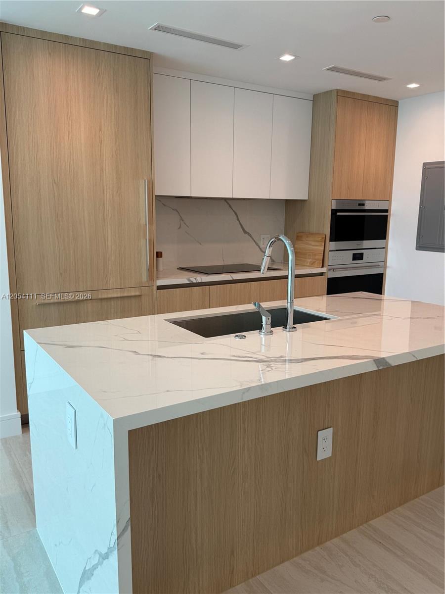 2411 Laguna Cir # 910