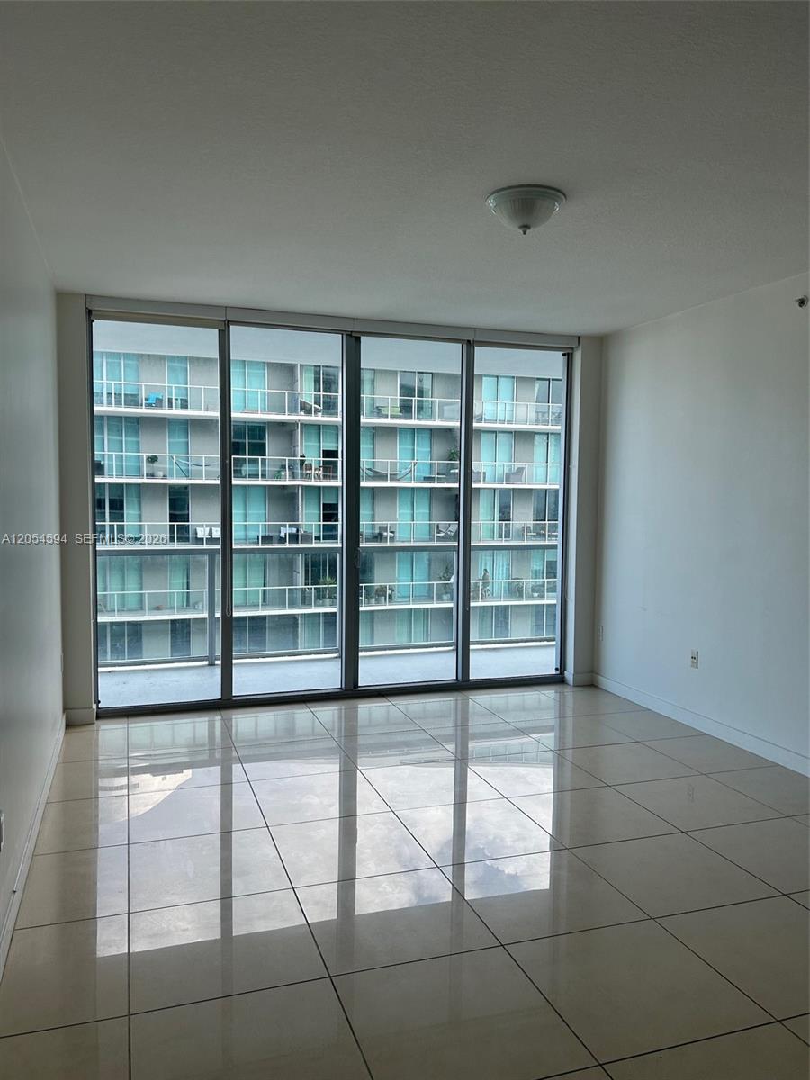 1111 SW 1st Ave # 3816