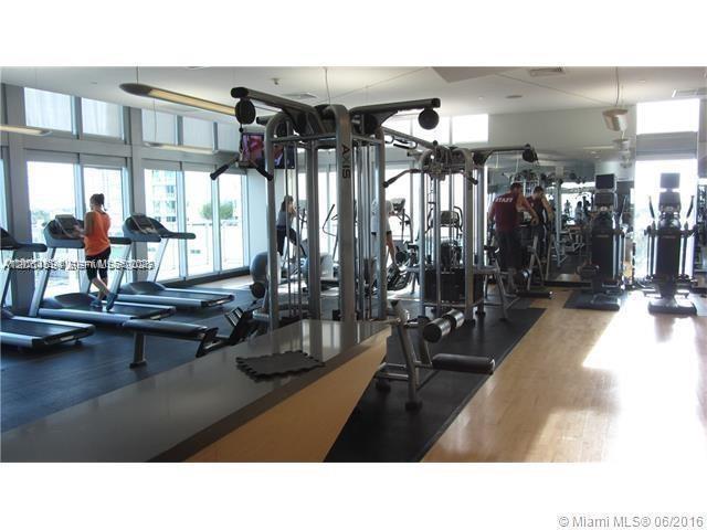 1111 SW 1st Ave # 3816
