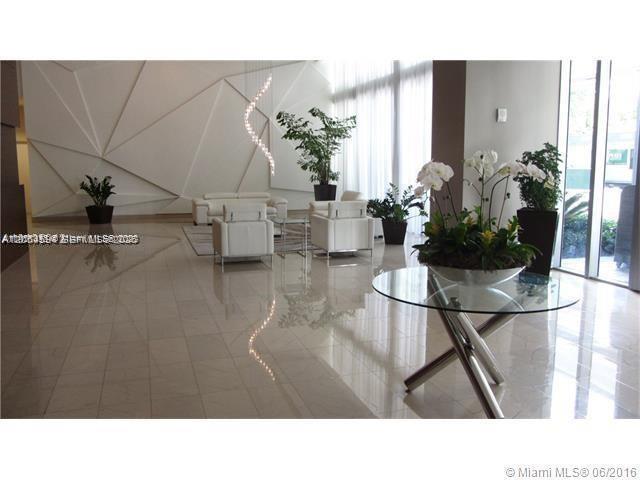 1111 SW 1st Ave # 3816