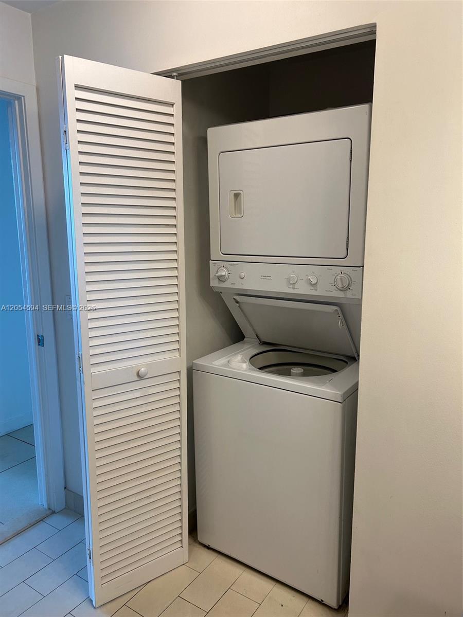 1111 SW 1st Ave # 3816