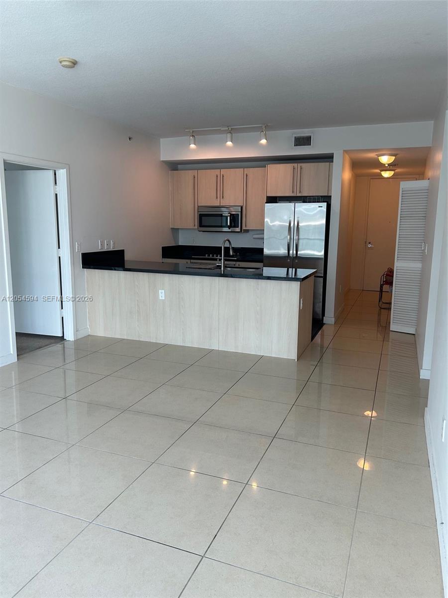 1111 SW 1st Ave # 3816