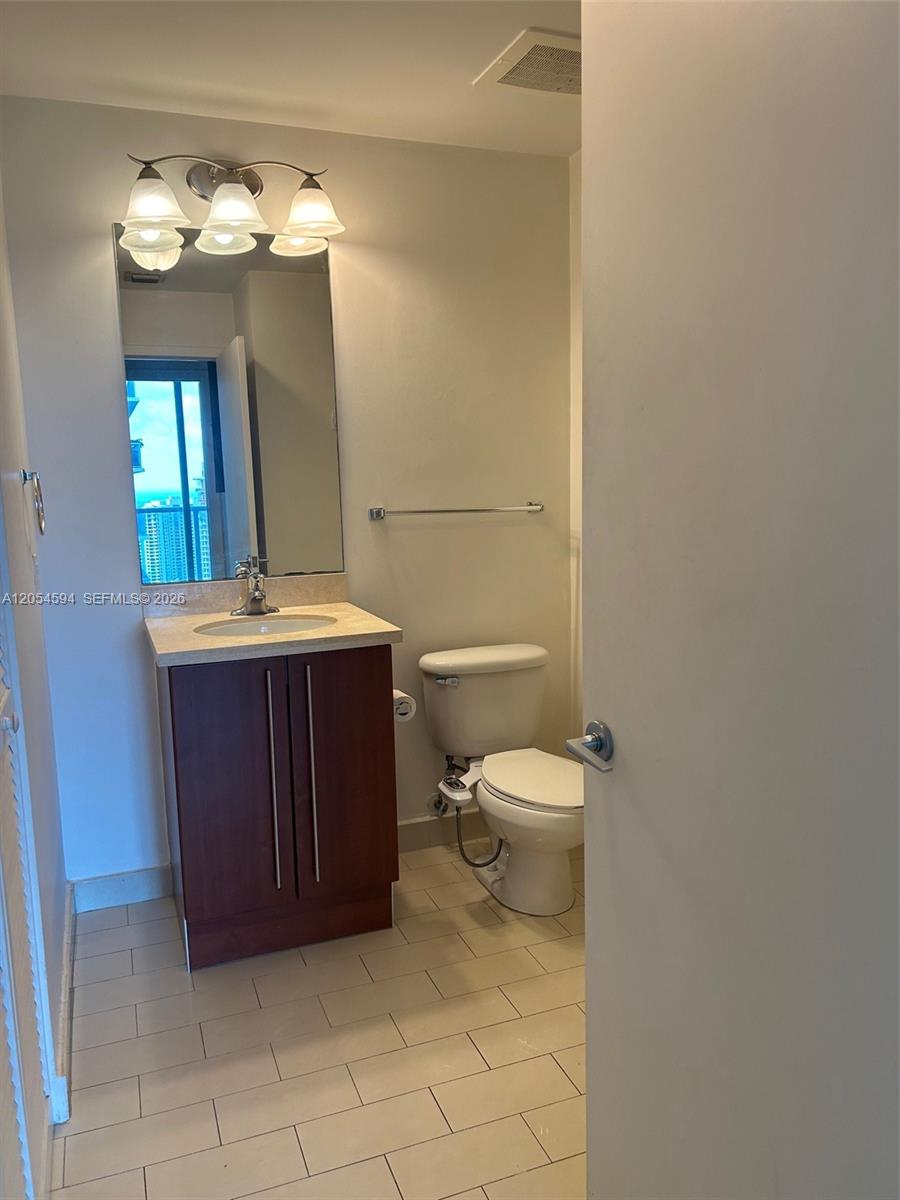 1111 SW 1st Ave # 3816