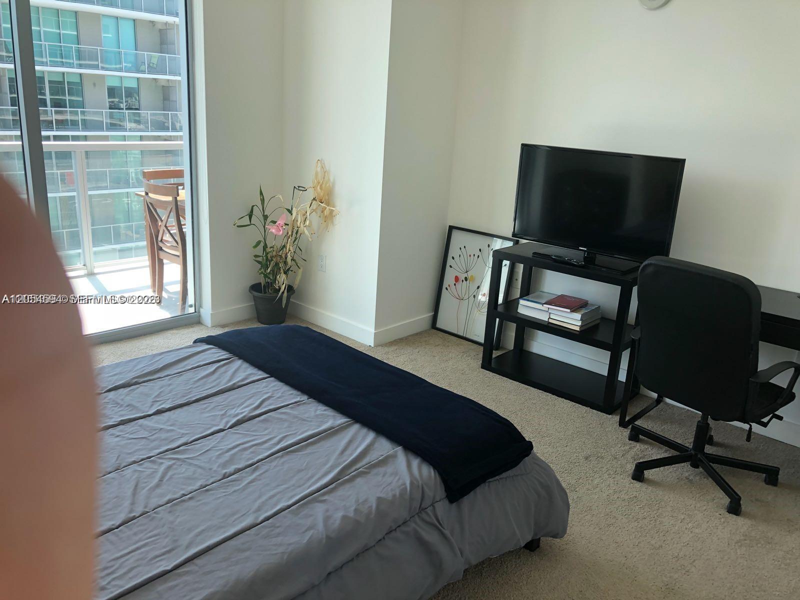 1111 SW 1st Ave # 3816