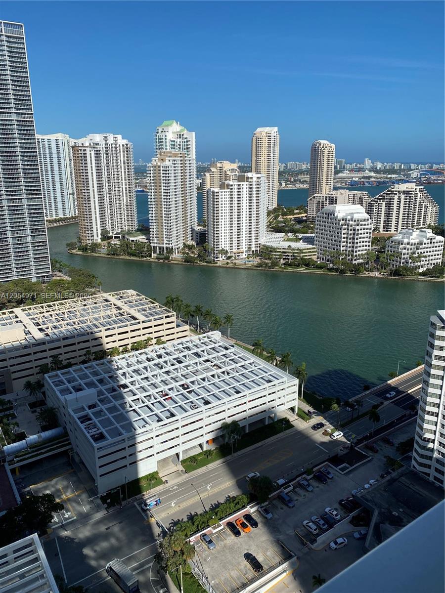 950 Brickell Bay Dr # 3208