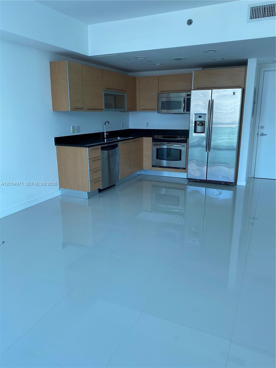 950 Brickell Bay Dr # 3208