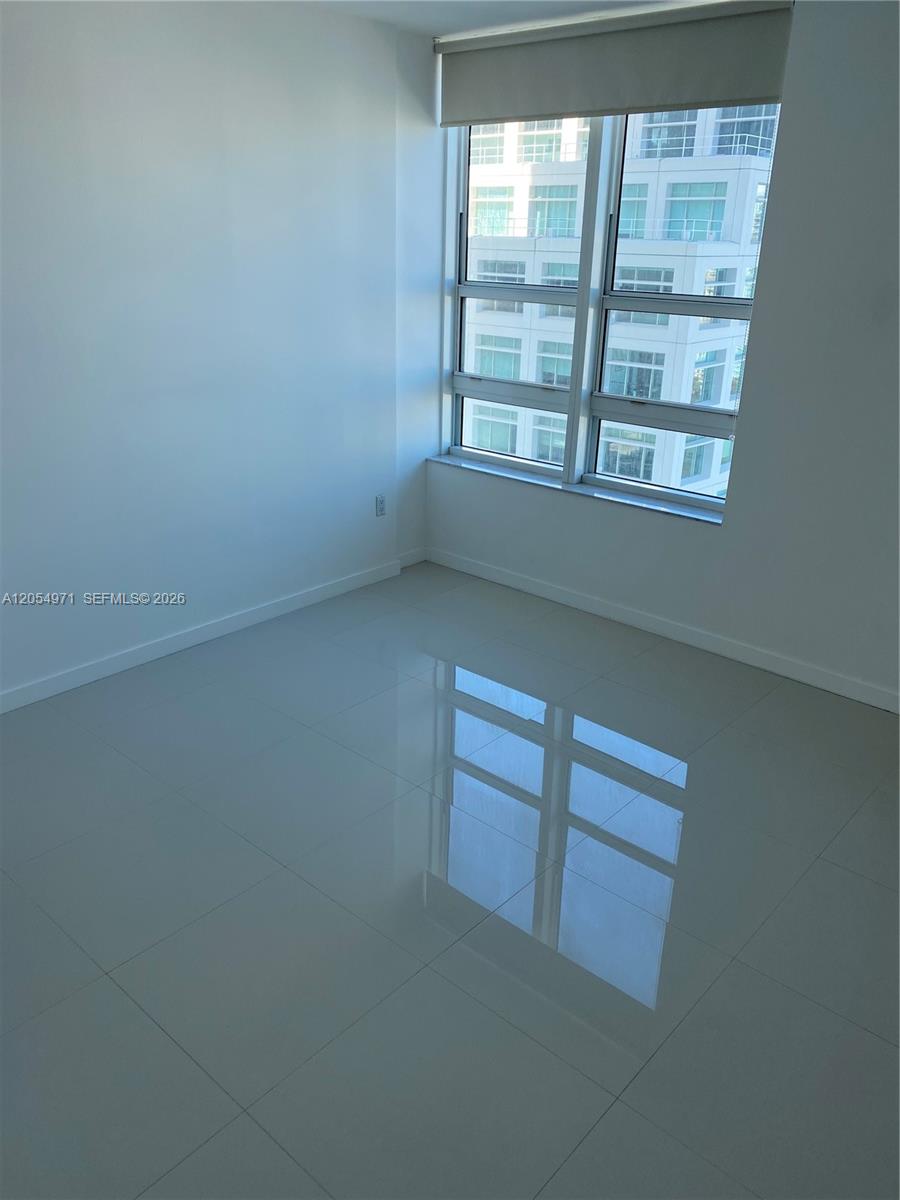 950 Brickell Bay Dr # 3208