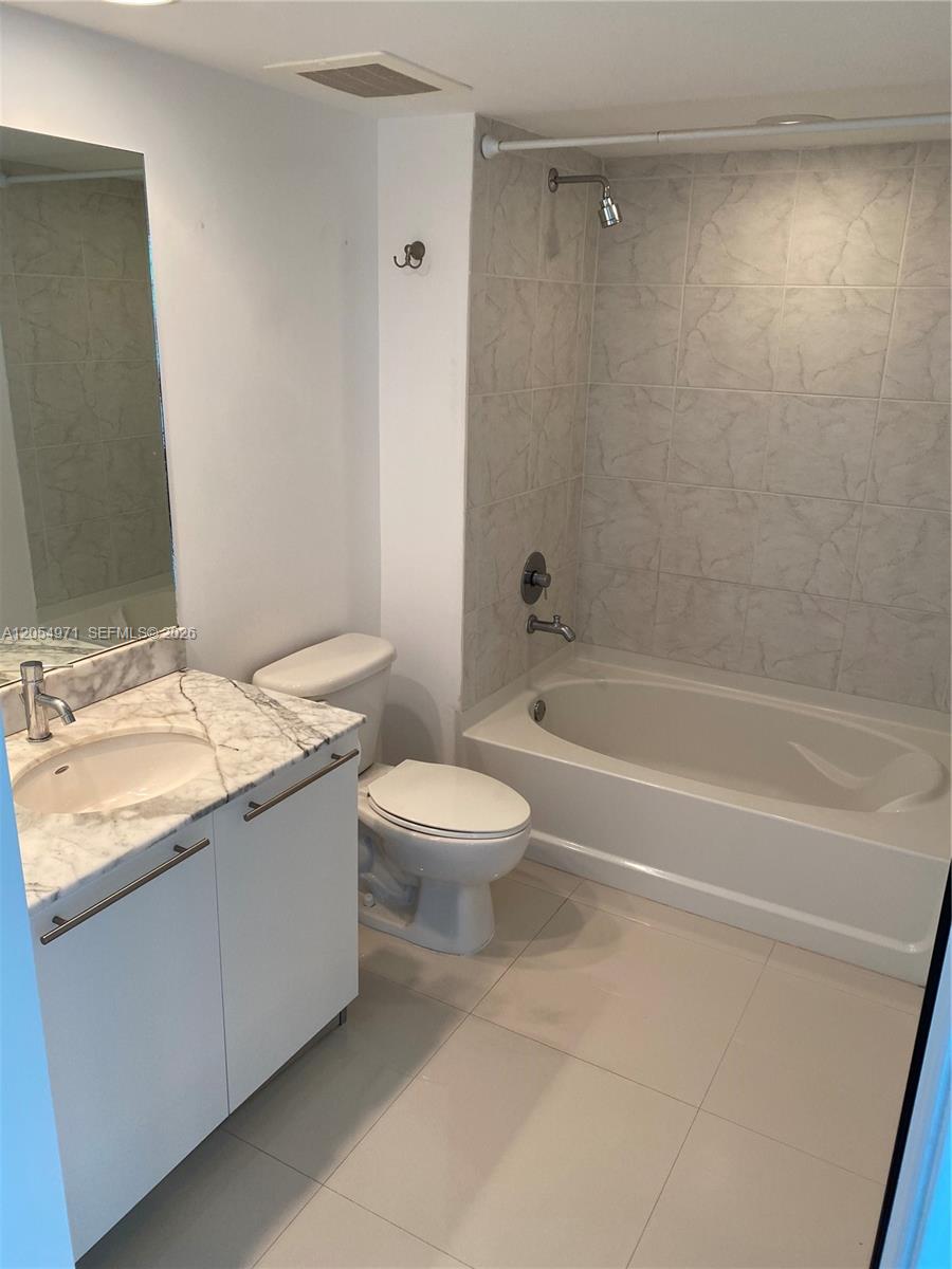 950 Brickell Bay Dr # 3208