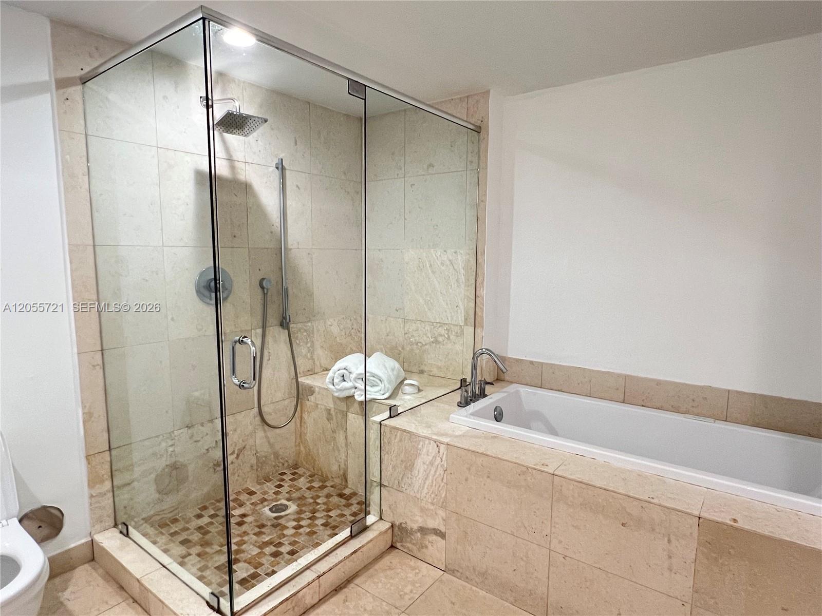 495 Brickell Ave Unit: BAY406