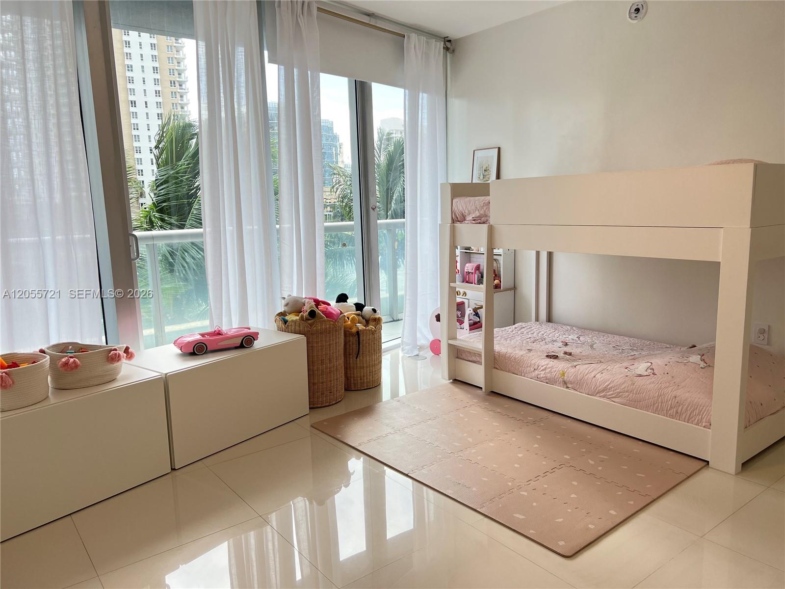 495 Brickell Ave Unit: BAY406