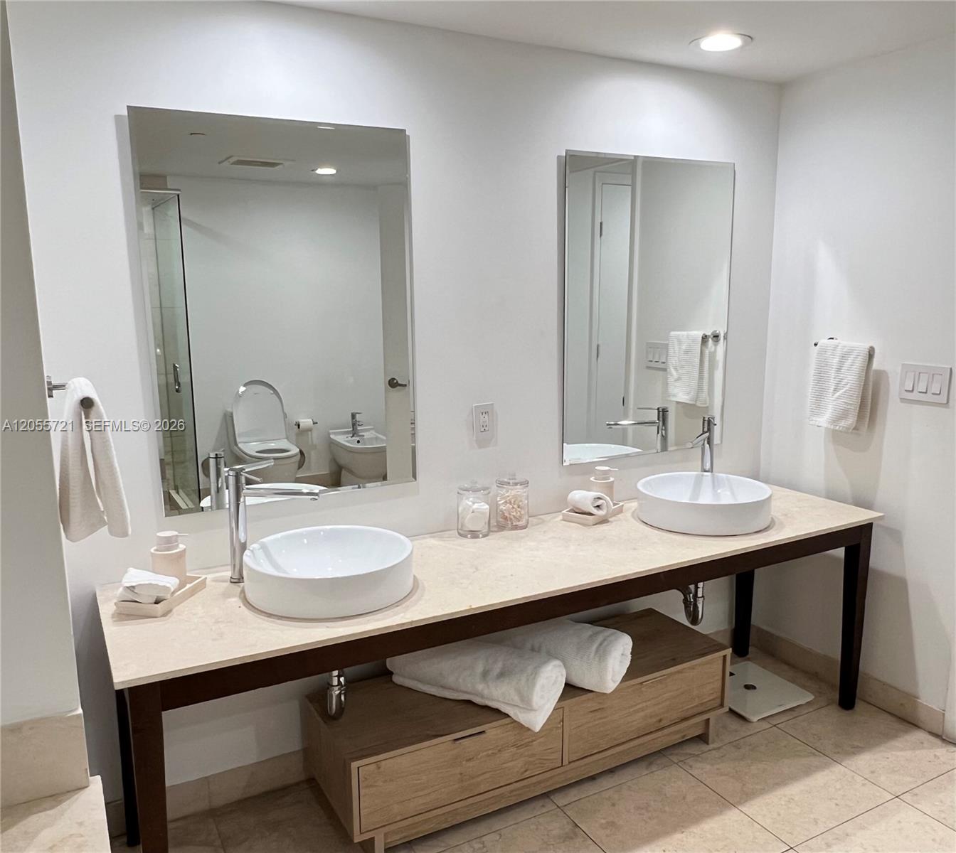 495 Brickell Ave Unit: BAY406