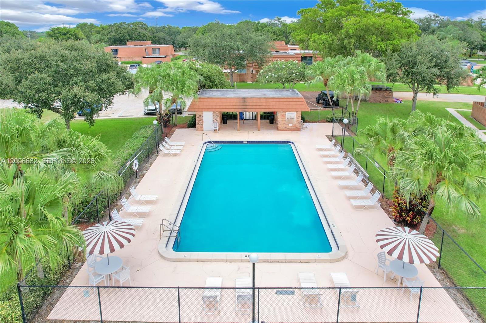2603 Lakeview Ct