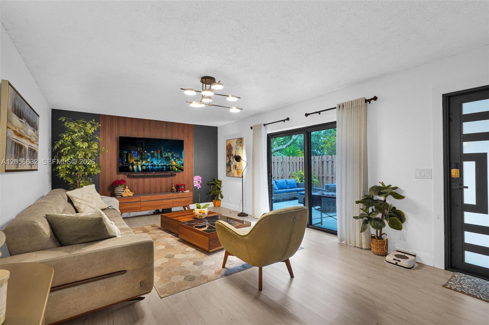 2603 Lakeview Ct