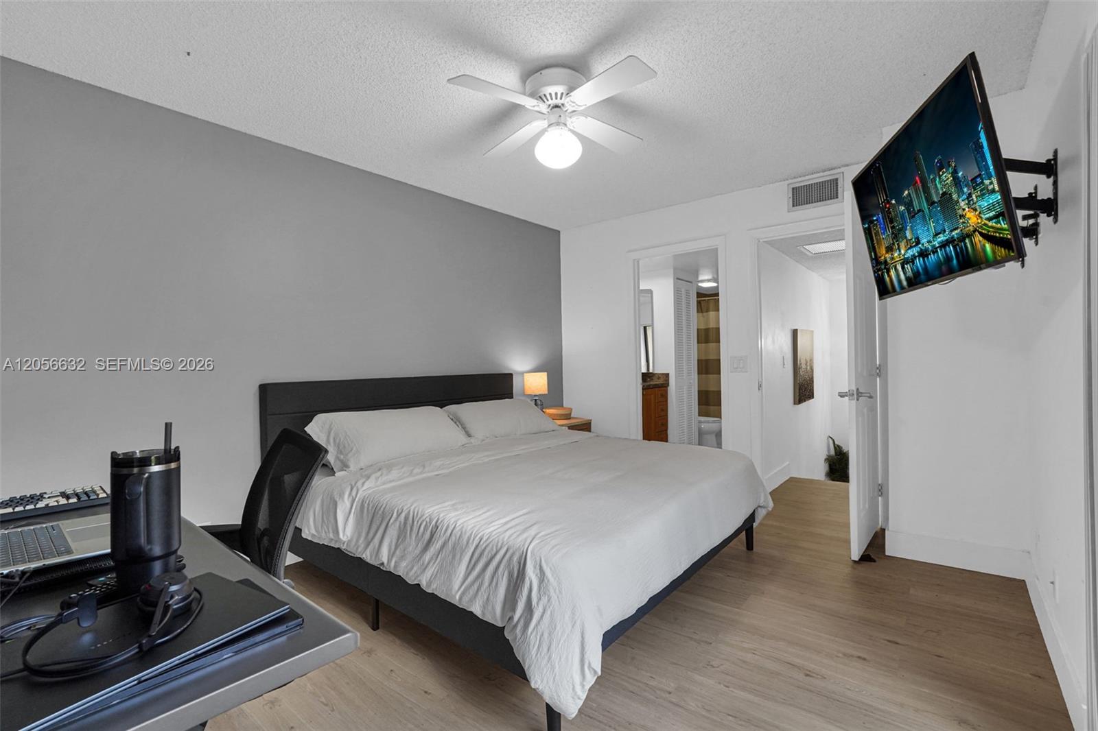 2603 Lakeview Ct