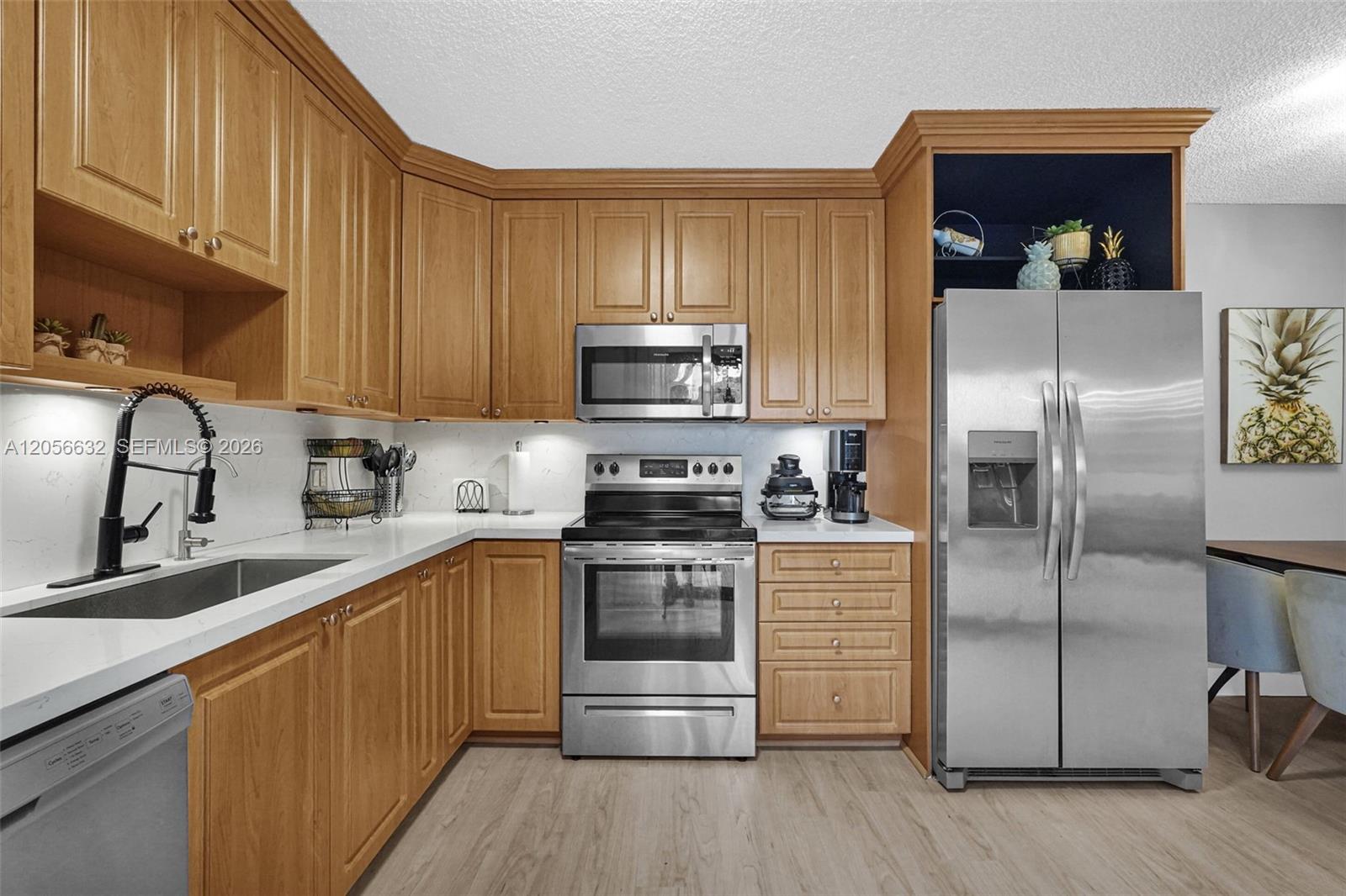 2603 Lakeview Ct
