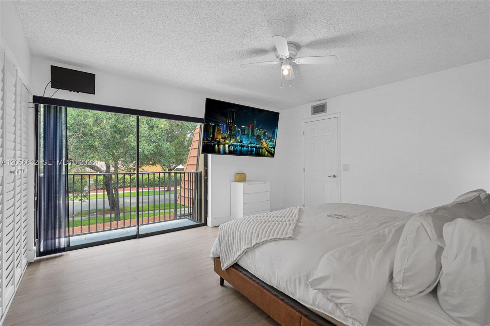 2603 Lakeview Ct