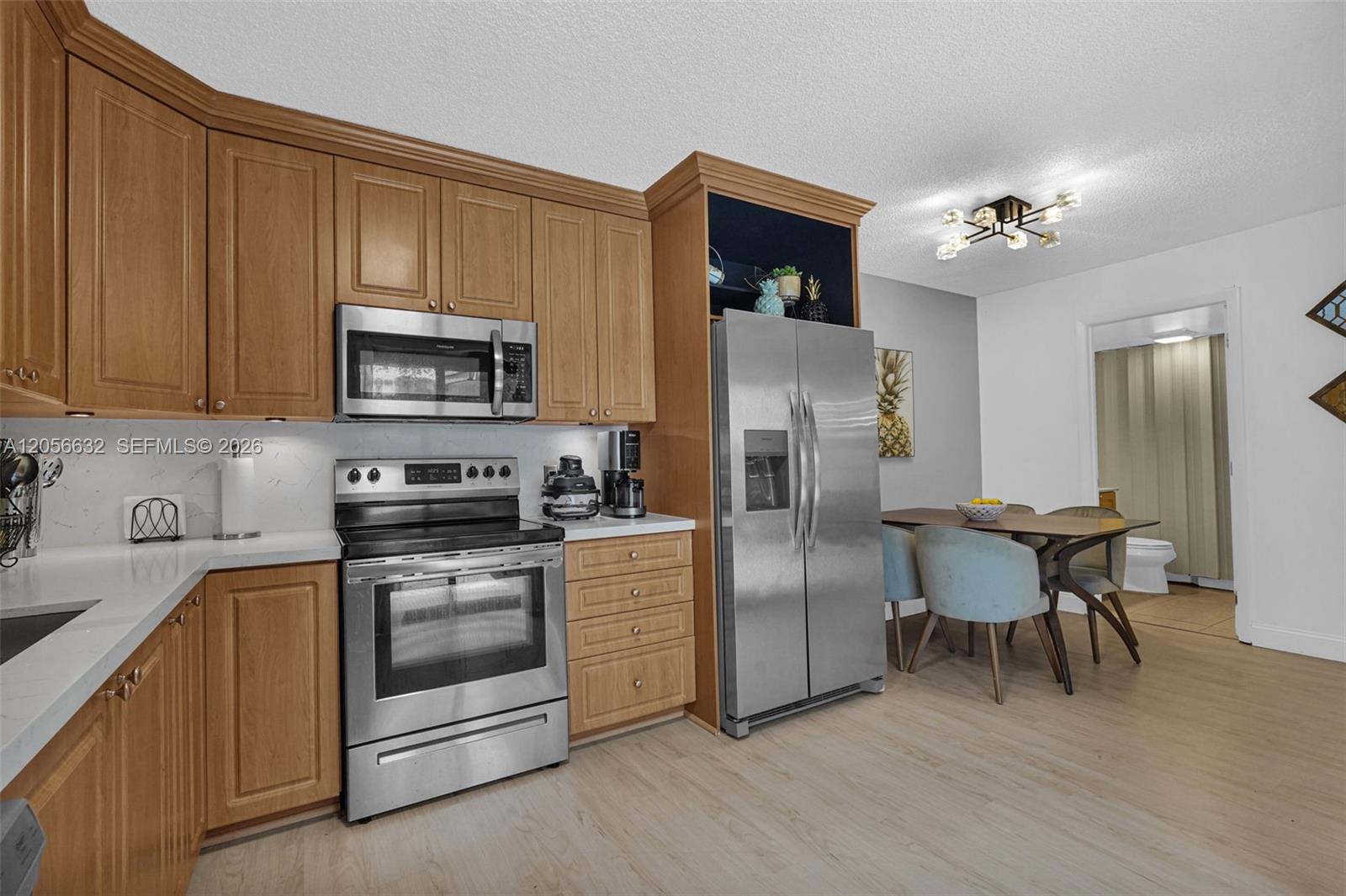 2603 Lakeview Ct
